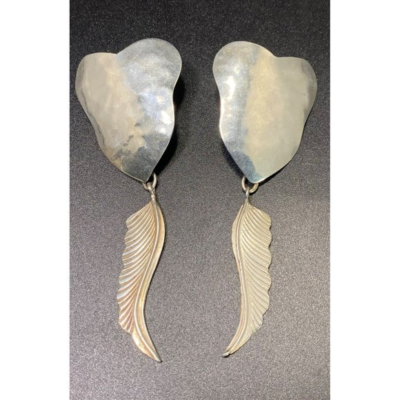 Native American Navajo 925 Earrings Signed Suzi Hammered Articulated Feather